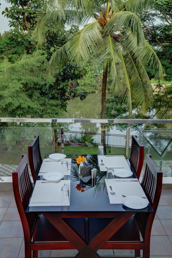 Nadhiyoram River Retreat Kochi Exteriör bild