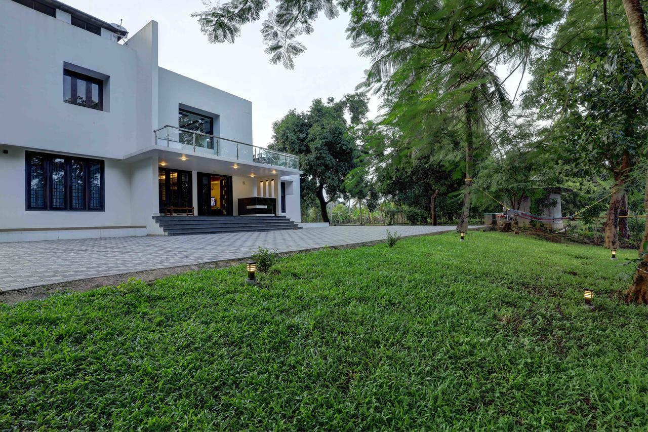 Nadhiyoram River Retreat Kochi Exteriör bild