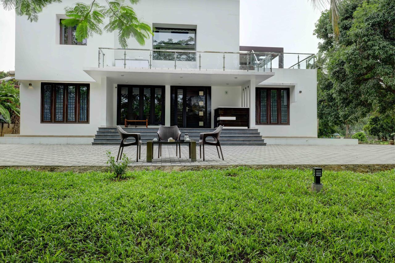 Nadhiyoram River Retreat Kochi Exteriör bild