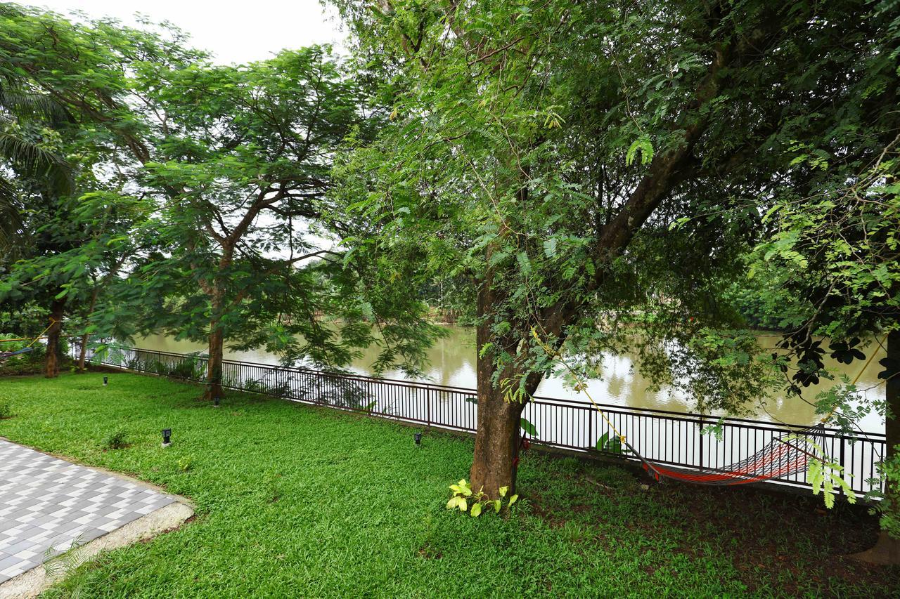 Nadhiyoram River Retreat Kochi Exteriör bild