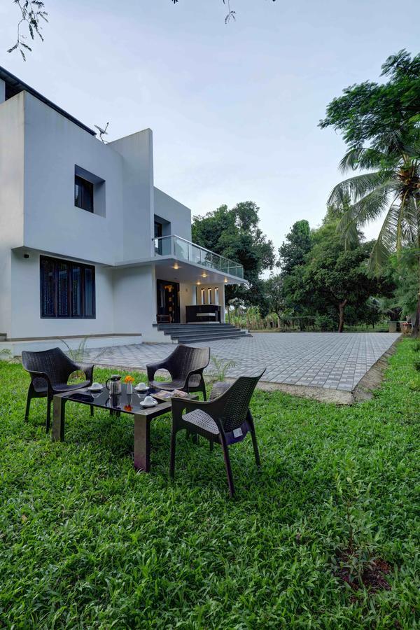 Nadhiyoram River Retreat Kochi Exteriör bild